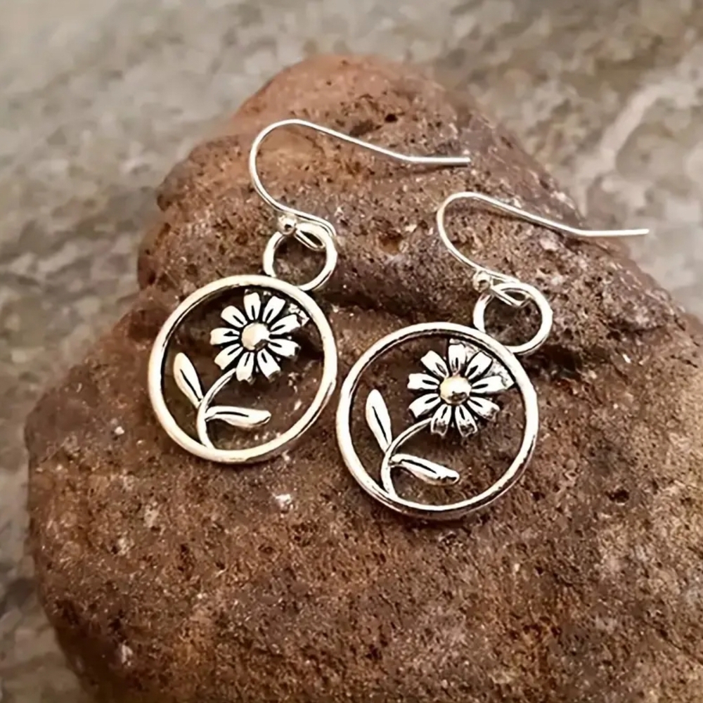 NEW Silver Floral Earrings